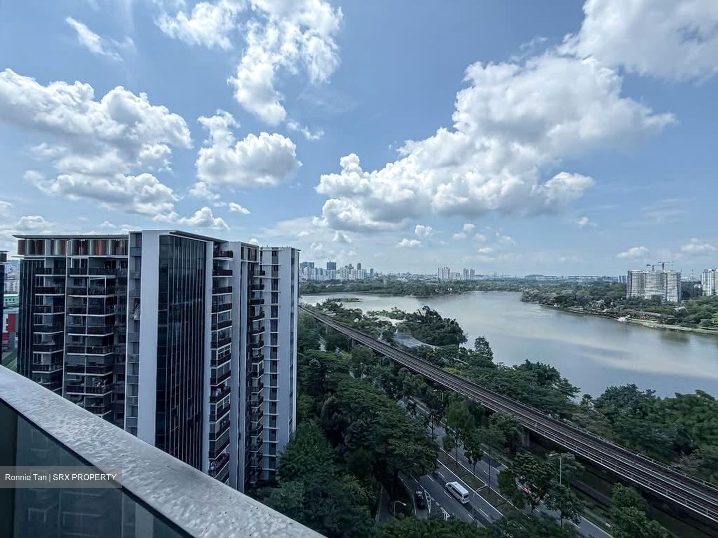Lake Grande (D22), Condominium #557691241